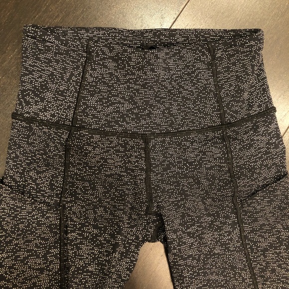 LULULEMON 18” Patterned Leggings - Picture 3 of 6